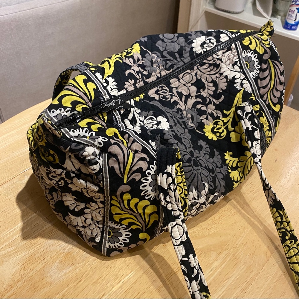 VERA BRADLEY SMALL DUFFEL